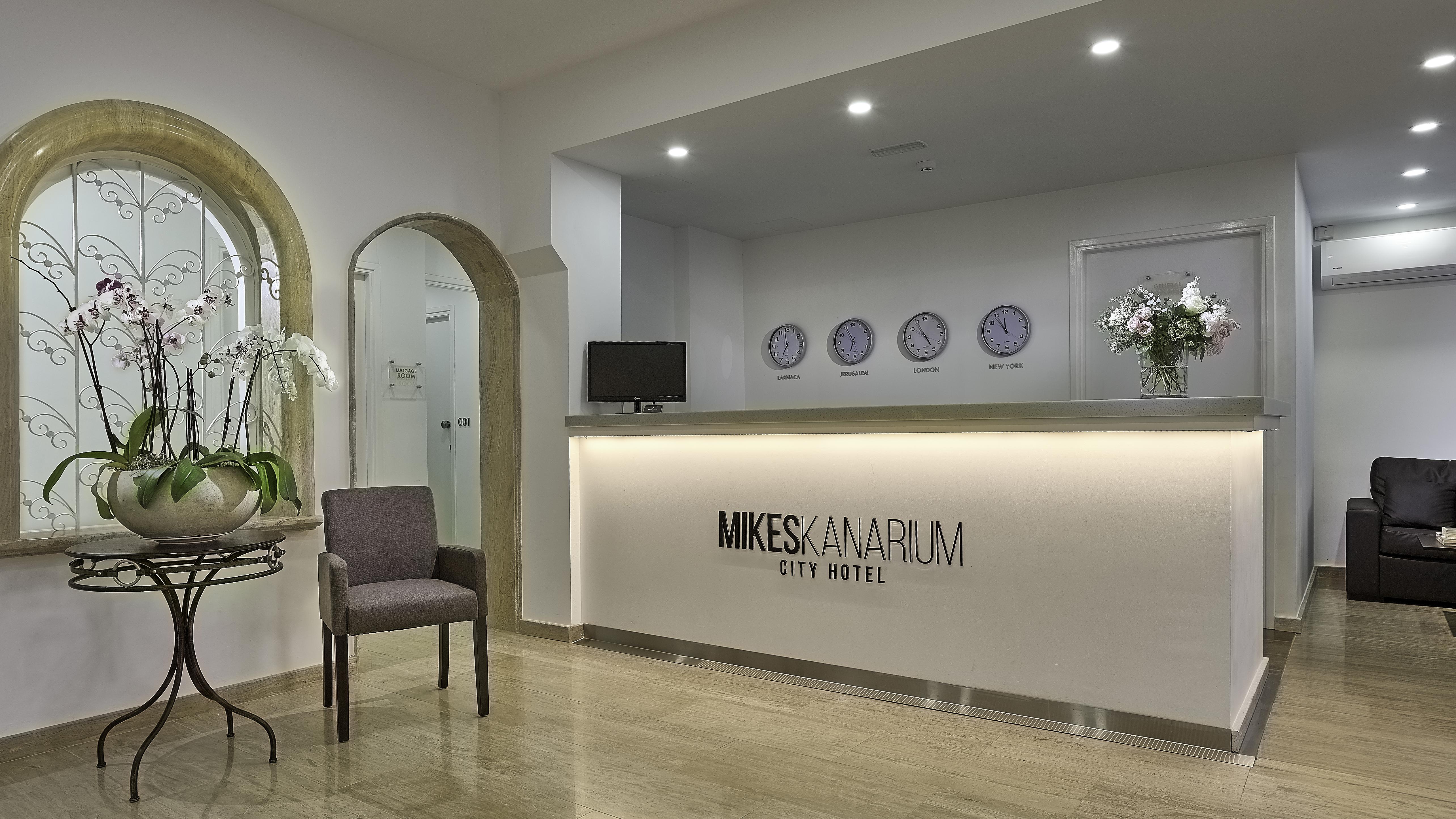 Mikes Kanarium City Hotel Larnaca Exterior photo
