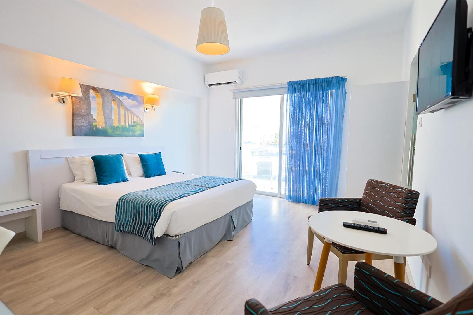 Mikes Kanarium City Hotel Larnaca Exterior photo