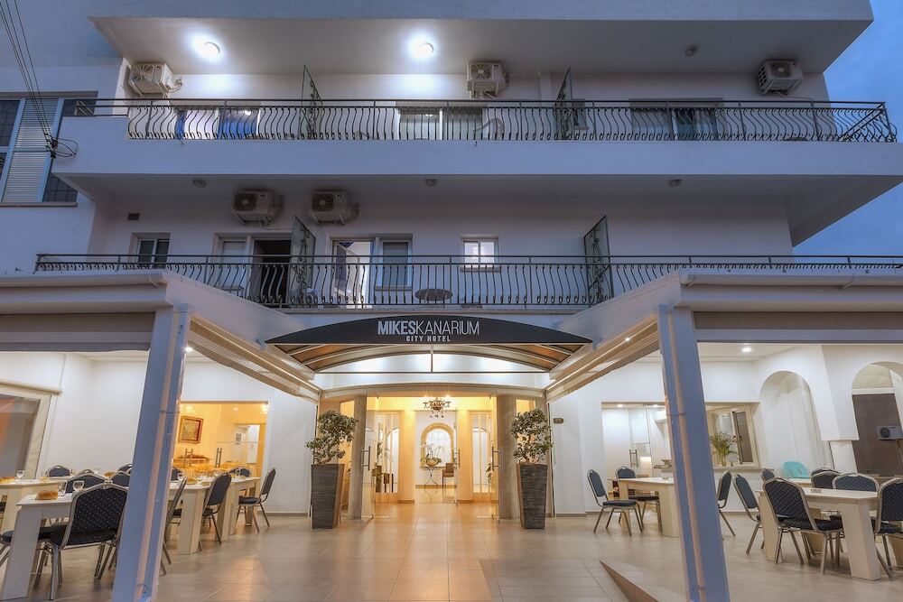 Mikes Kanarium City Hotel Larnaca Exterior photo